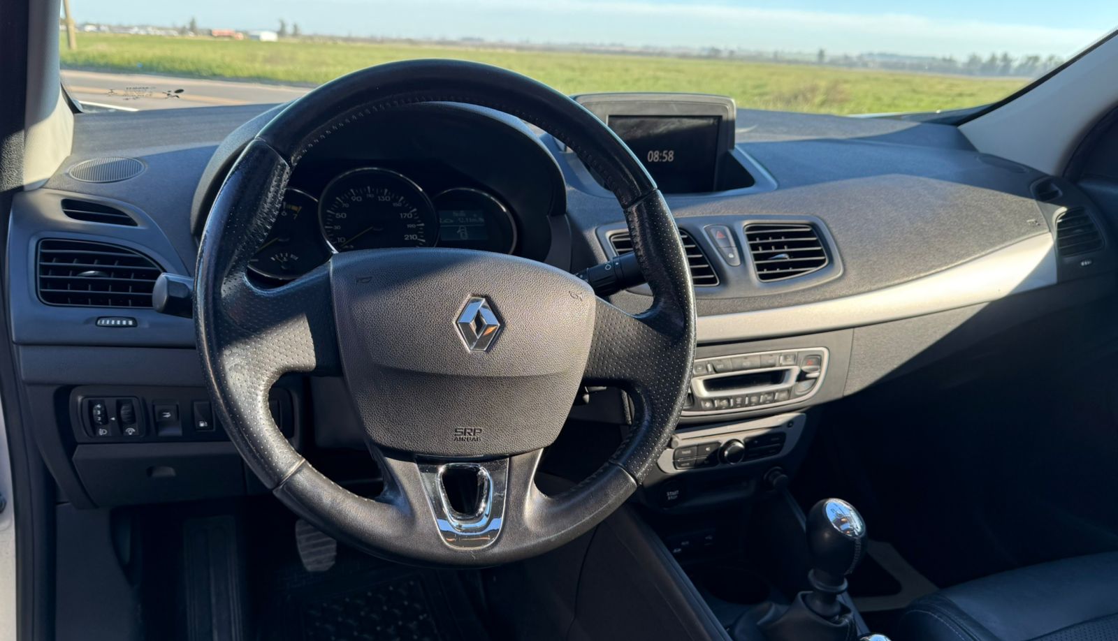 RENAULT - FLUENCE LUXE RLINK CUIR 2.0 - MANUAL - 2015